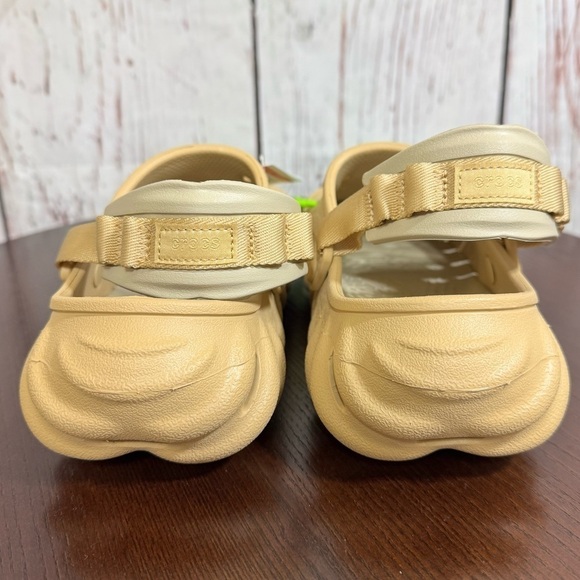 CROCS echo clog size 7 Wheat comfortable Trail Hiking and street wear worthy NWT - Picture 4 of 14